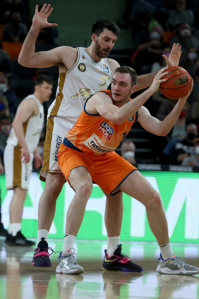 阵主场球员 阵主场球员